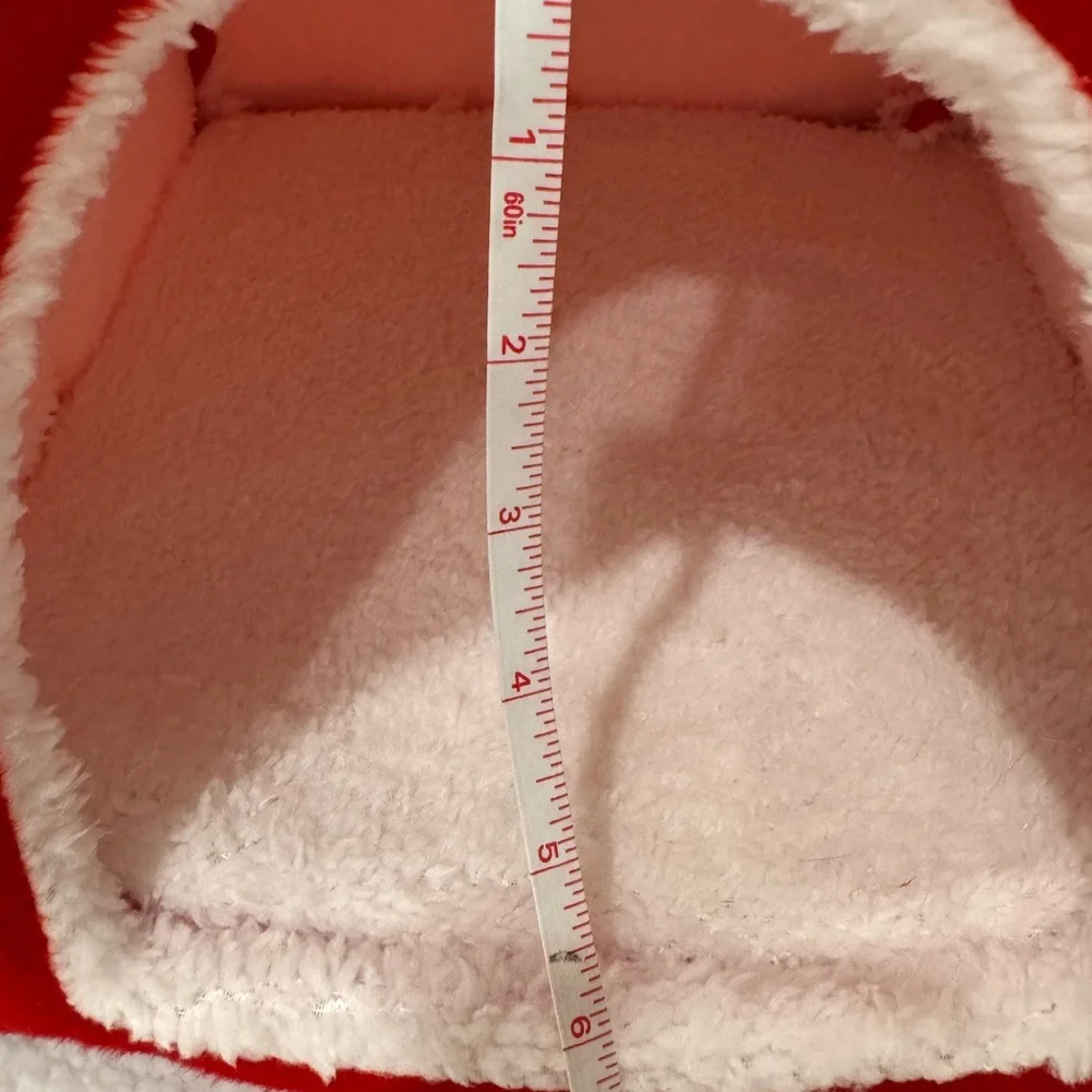 New Strawberry Pet Bed - Small
